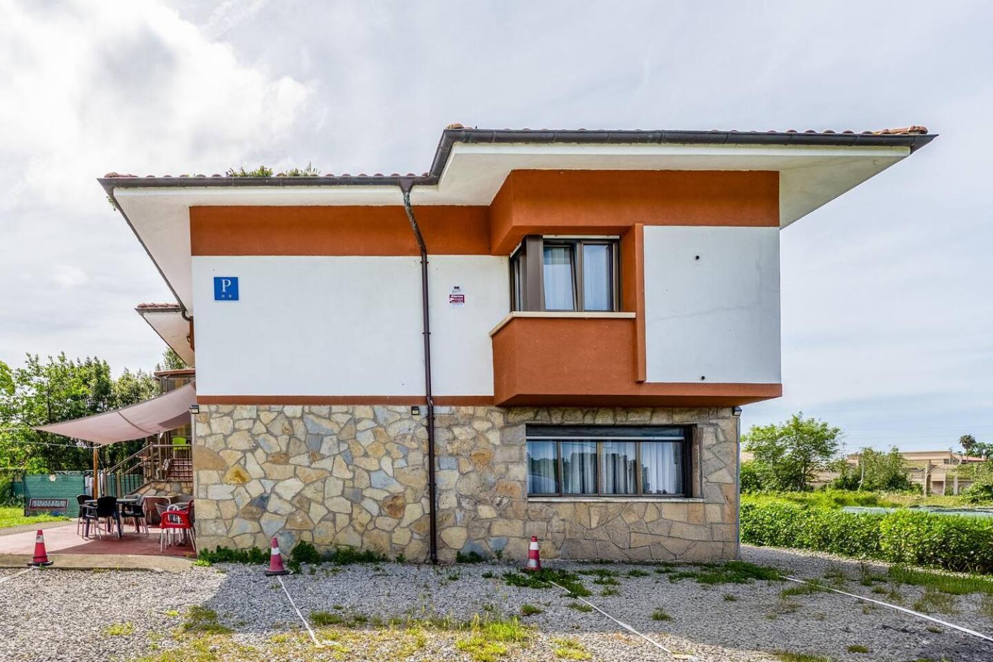 Family House Gijon Villa Eksteriør bilde