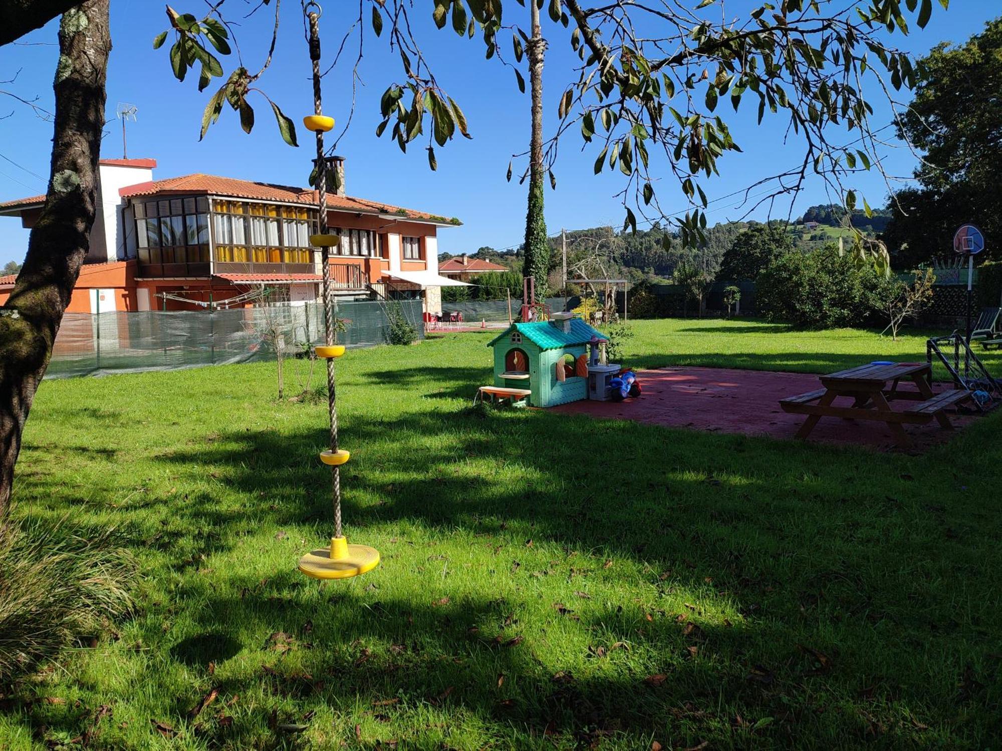 Family House Gijon Villa Eksteriør bilde