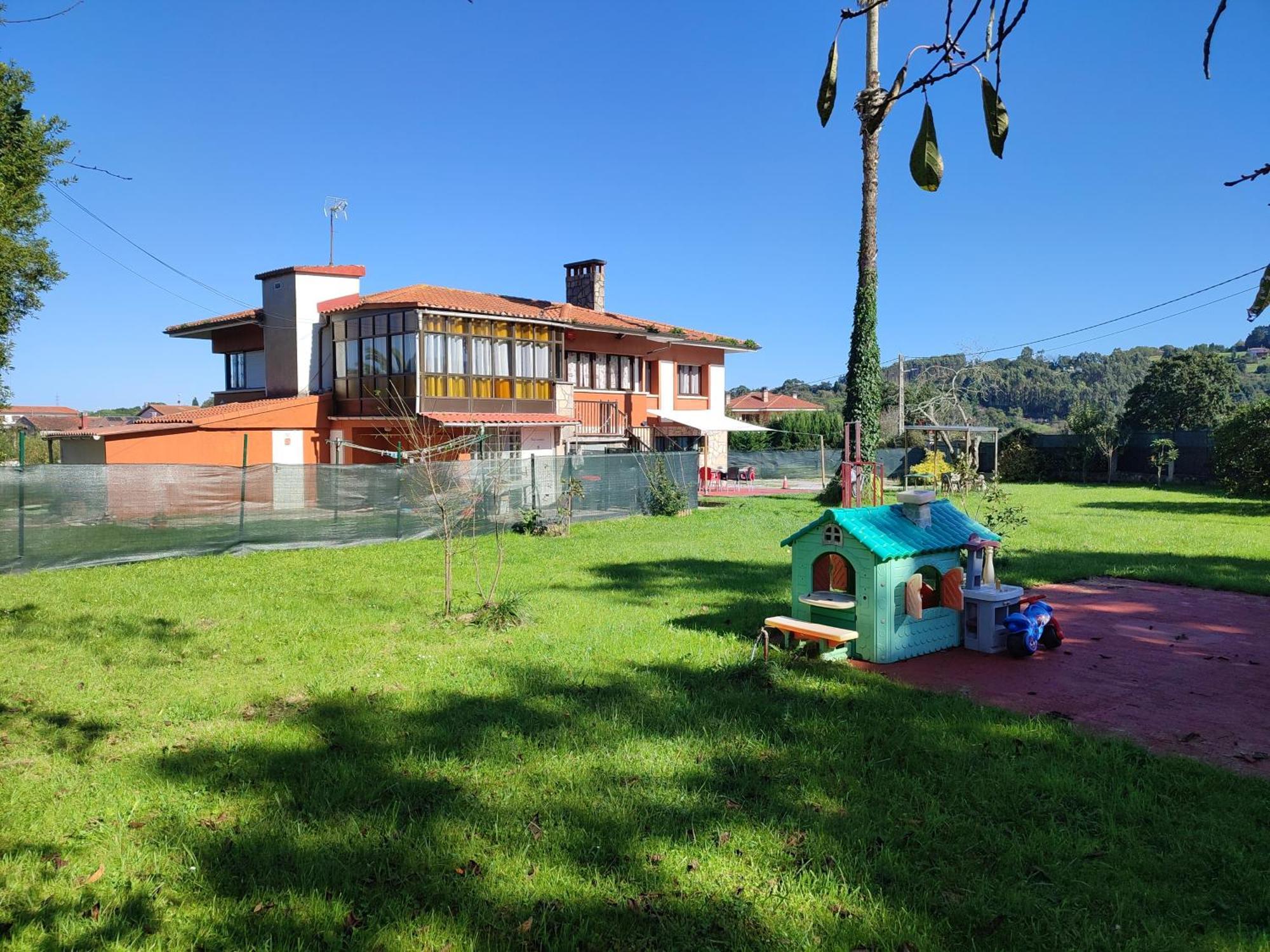 Family House Gijon Villa Eksteriør bilde